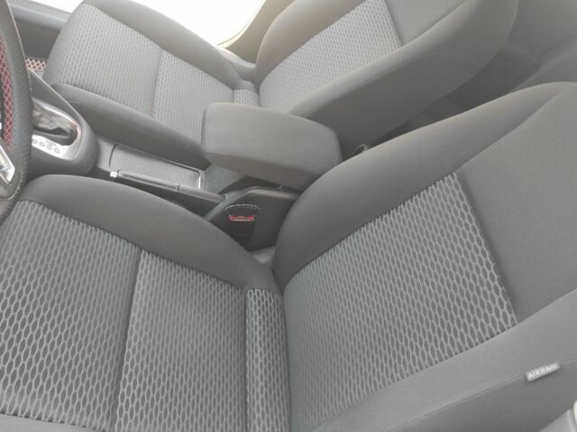 Красный Фольксваген Гольф, объемом двигателя 0 л и пробегом 130 тыс. км за 10000 $, фото 16 на Automoto.ua