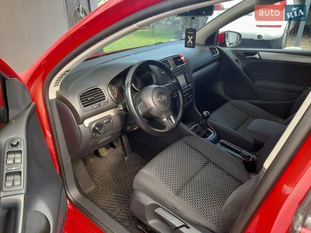 Красный Фольксваген Гольф, объемом двигателя 1.4 л и пробегом 251 тыс. км за 6850 $, фото 27 на Automoto.ua