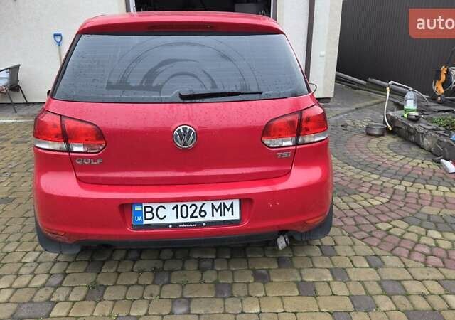 Красный Фольксваген Гольф, объемом двигателя 1.2 л и пробегом 157 тыс. км за 4900 $, фото 4 на Automoto.ua