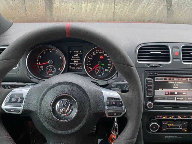 Красный Фольксваген Гольф, объемом двигателя 2 л и пробегом 194 тыс. км за 8999 $, фото 4 на Automoto.ua