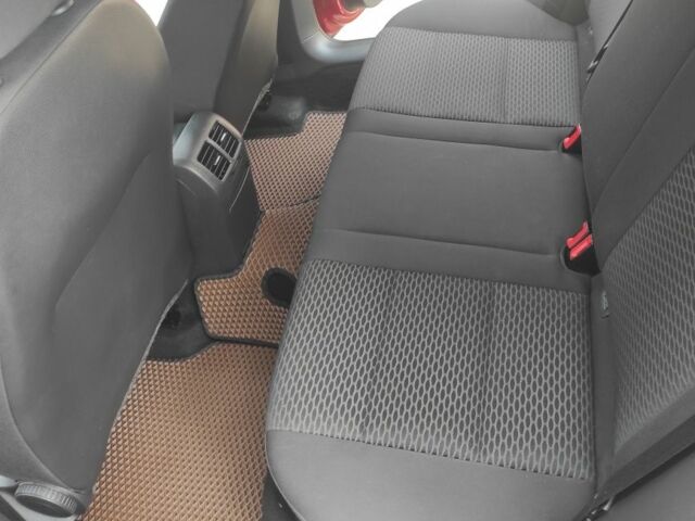 Красный Фольксваген Гольф, объемом двигателя 0 л и пробегом 130 тыс. км за 10000 $, фото 19 на Automoto.ua