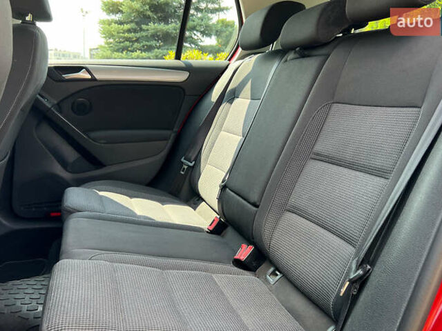 Красный Фольксваген Гольф, объемом двигателя 1.4 л и пробегом 156 тыс. км за 10350 $, фото 14 на Automoto.ua