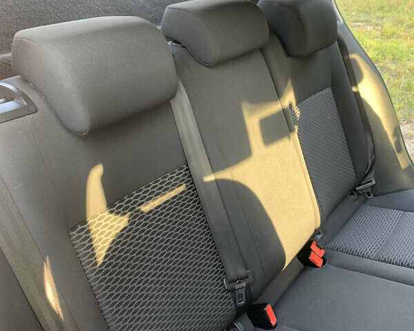 Красный Фольксваген Гольф, объемом двигателя 1.2 л и пробегом 202 тыс. км за 6300 $, фото 8 на Automoto.ua