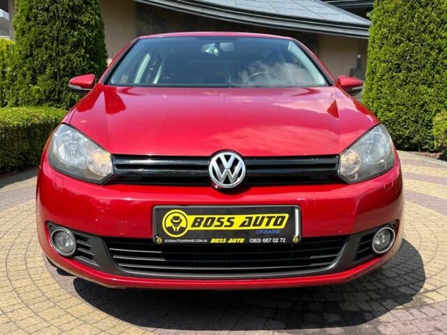 Красный Фольксваген Гольф, объемом двигателя 1.4 л и пробегом 156 тыс. км за 10350 $, фото 1 на Automoto.ua