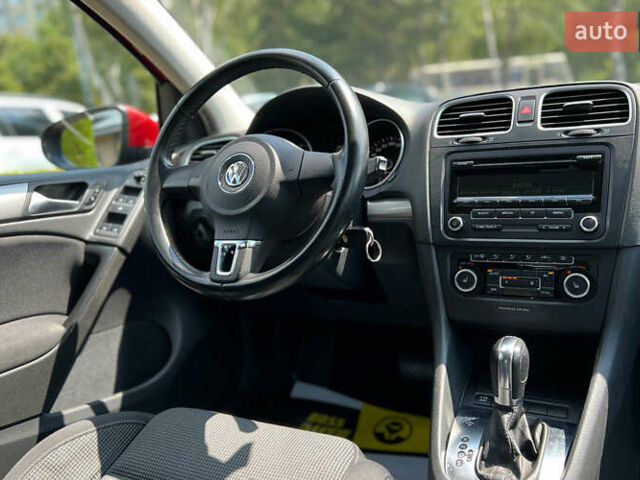 Красный Фольксваген Гольф, объемом двигателя 1.4 л и пробегом 156 тыс. км за 10350 $, фото 16 на Automoto.ua