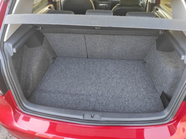 Красный Фольксваген Гольф, объемом двигателя 0 л и пробегом 130 тыс. км за 10000 $, фото 3 на Automoto.ua