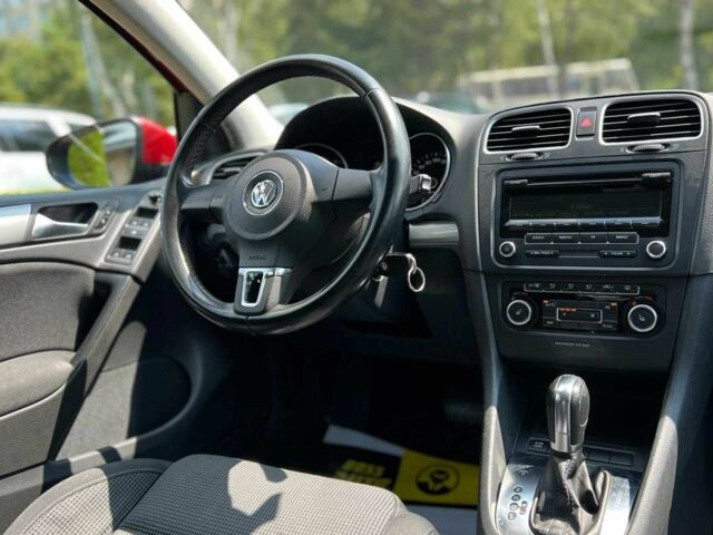 Красный Фольксваген Гольф, объемом двигателя 1.4 л и пробегом 156 тыс. км за 10350 $, фото 16 на Automoto.ua