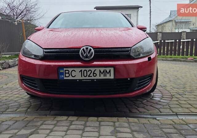 Красный Фольксваген Гольф, объемом двигателя 1.2 л и пробегом 157 тыс. км за 4900 $, фото 1 на Automoto.ua