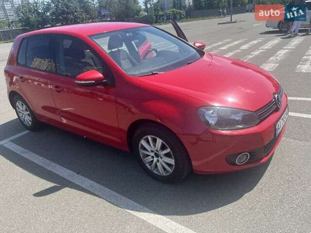 Красный Фольксваген Гольф, объемом двигателя 1.39 л и пробегом 250 тыс. км за 7999 $, фото 4 на Automoto.ua