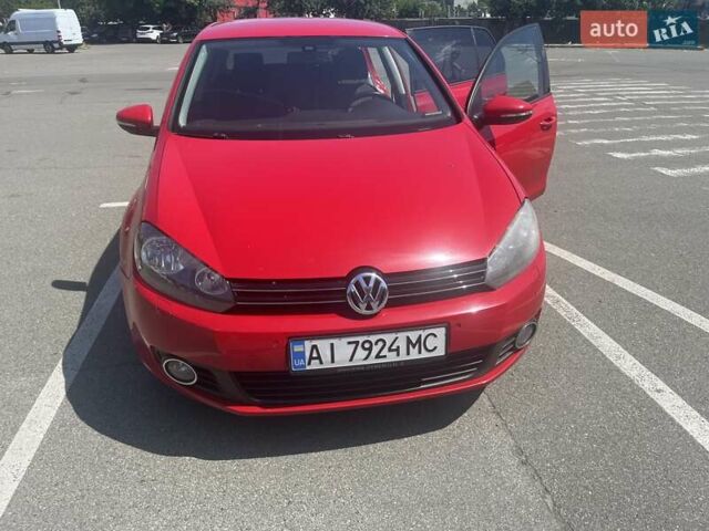Красный Фольксваген Гольф, объемом двигателя 1.39 л и пробегом 250 тыс. км за 7999 $, фото 3 на Automoto.ua
