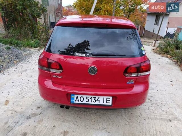 Красный Фольксваген Гольф, объемом двигателя 1.39 л и пробегом 151 тыс. км за 8900 $, фото 4 на Automoto.ua