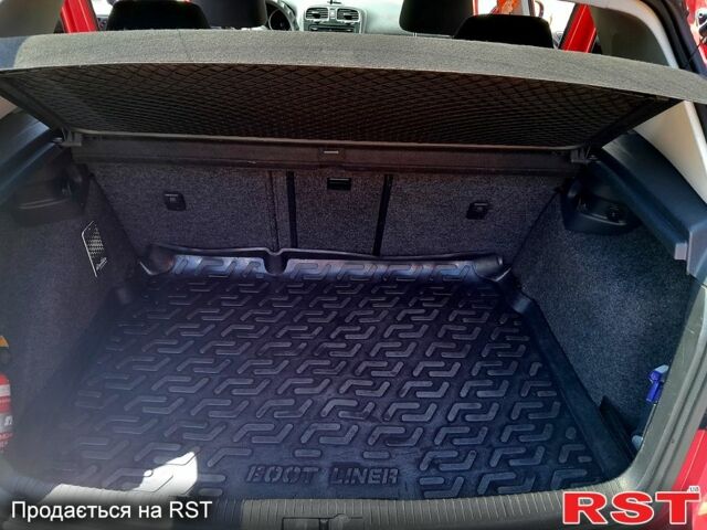 Красный Фольксваген Гольф, объемом двигателя 2.5 л и пробегом 127 тыс. км за 8400 $, фото 3 на Automoto.ua