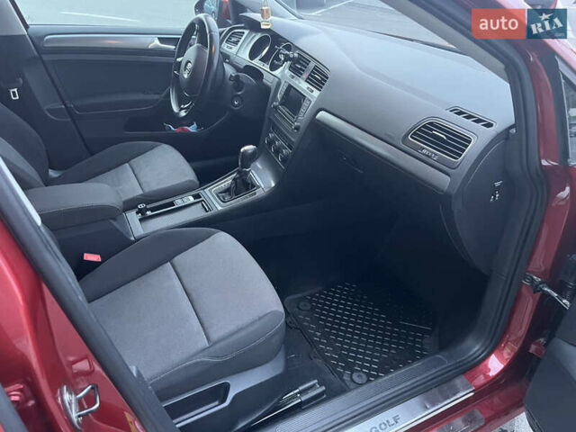 Червоний Фольксваген Гольф, об'ємом двигуна 1.4 л та пробігом 170 тис. км за 10500 $, фото 7 на Automoto.ua