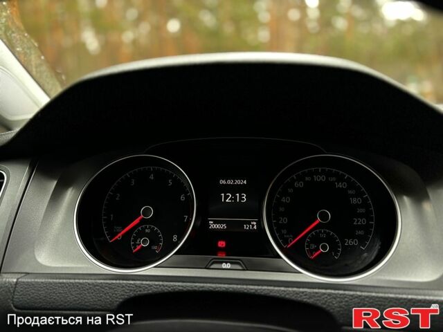 Червоний Фольксваген Гольф, об'ємом двигуна 1.4 л та пробігом 200 тис. км за 9800 $, фото 12 на Automoto.ua
