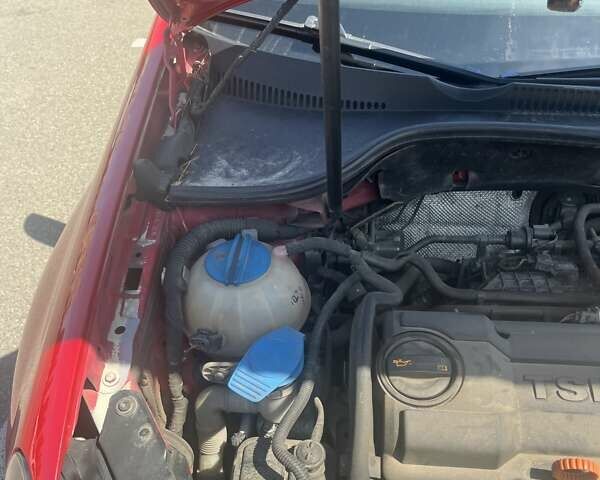 Красный Фольксваген Гольф, объемом двигателя 1.39 л и пробегом 250 тыс. км за 7999 $, фото 12 на Automoto.ua