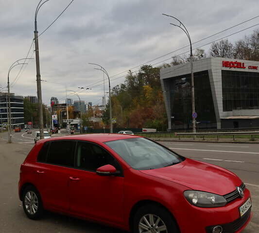 Красный Фольксваген Гольф, объемом двигателя 1.6 л и пробегом 290 тыс. км за 7700 $, фото 1 на Automoto.ua