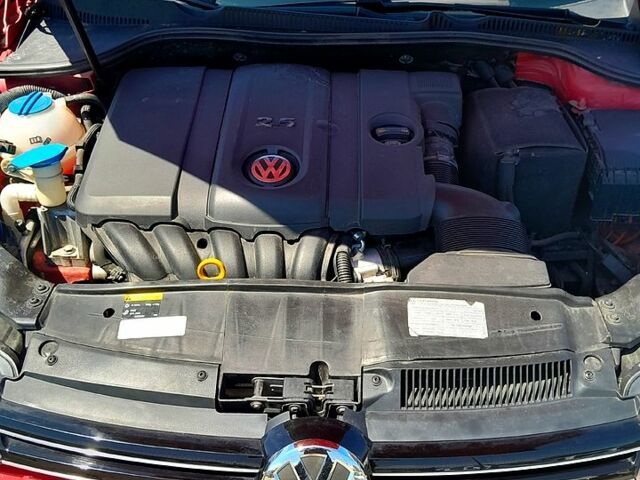 Красный Фольксваген Гольф, объемом двигателя 2.5 л и пробегом 127 тыс. км за 8400 $, фото 6 на Automoto.ua