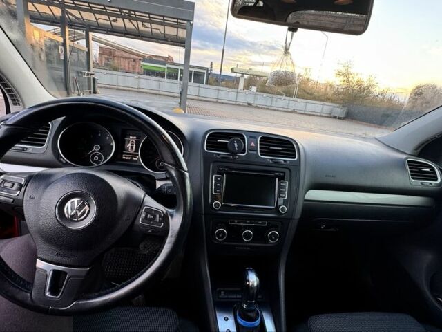 Красный Фольксваген Гольф, объемом двигателя 2.5 л и пробегом 194 тыс. км за 11464 $, фото 8 на Automoto.ua