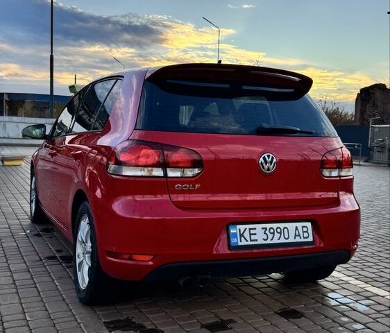 Красный Фольксваген Гольф, объемом двигателя 2.5 л и пробегом 194 тыс. км за 11464 $, фото 4 на Automoto.ua