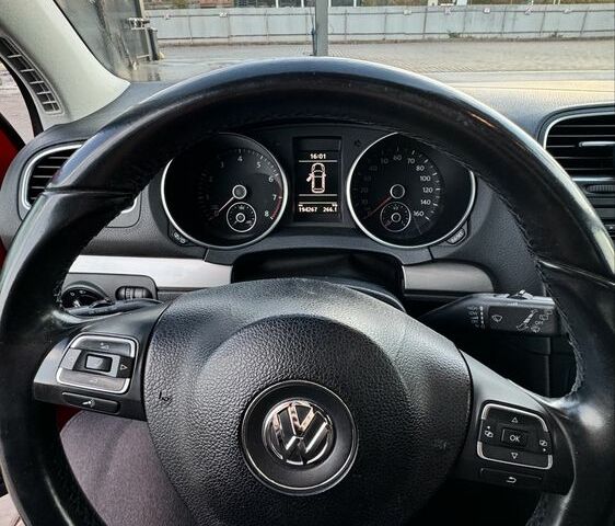 Красный Фольксваген Гольф, объемом двигателя 2.5 л и пробегом 194 тыс. км за 11464 $, фото 9 на Automoto.ua