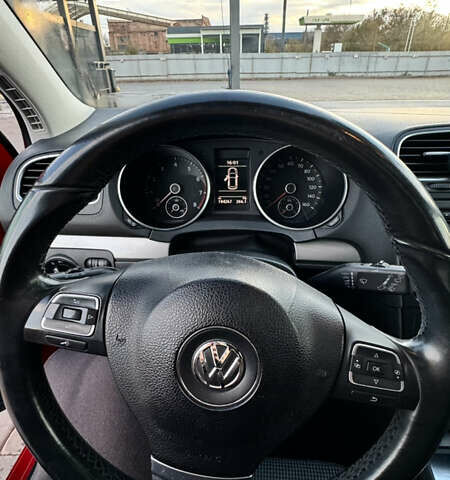 Красный Фольксваген Гольф, объемом двигателя 2.48 л и пробегом 194 тыс. км за 9900 $, фото 8 на Automoto.ua