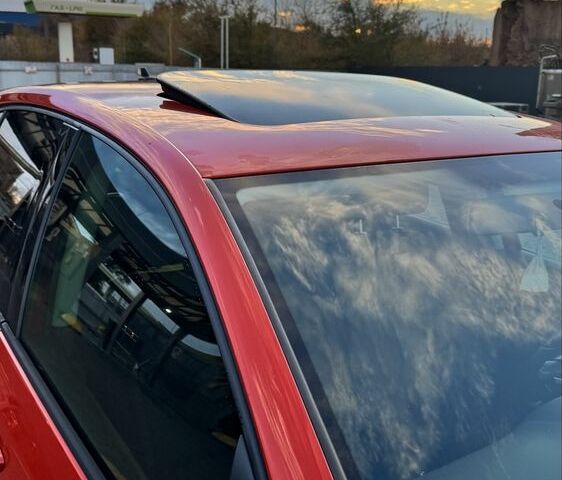 Красный Фольксваген Гольф, объемом двигателя 2.5 л и пробегом 194 тыс. км за 11464 $, фото 5 на Automoto.ua