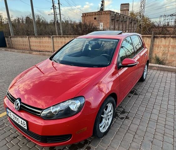 Красный Фольксваген Гольф, объемом двигателя 2.5 л и пробегом 194 тыс. км за 11464 $, фото 2 на Automoto.ua