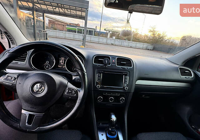 Красный Фольксваген Гольф, объемом двигателя 2.48 л и пробегом 194 тыс. км за 9900 $, фото 10 на Automoto.ua