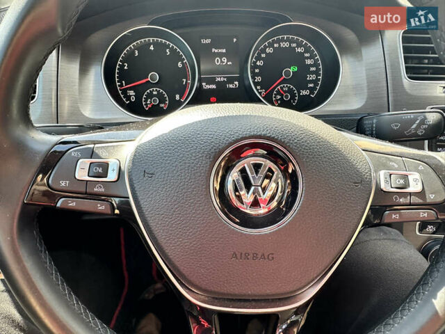 Фольксваген Гольф 2013 у Києві на Automoto.ua Червоний Фольксваген Гольф, об'ємом двигуна 1.4 л та пробігом 129 тис. км за 12200 $, фото 8 на Automoto.ua