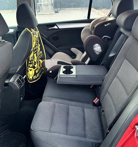 Красный Фольксваген Гольф, объемом двигателя 2.48 л и пробегом 194 тыс. км за 9900 $, фото 6 на Automoto.ua