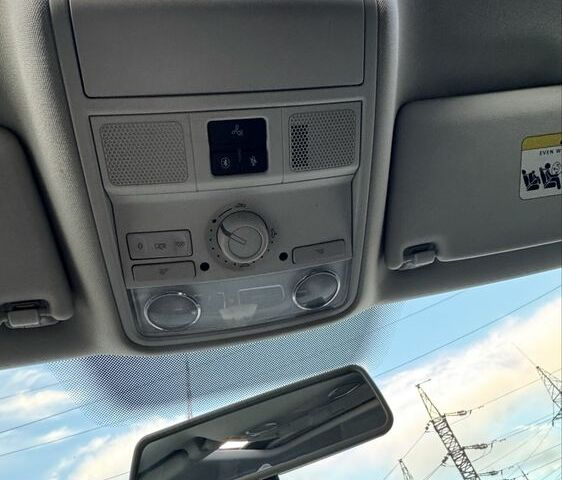 Красный Фольксваген Гольф, объемом двигателя 2.5 л и пробегом 194 тыс. км за 11464 $, фото 13 на Automoto.ua