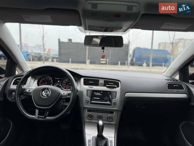 Красный Фольксваген Гольф, объемом двигателя 1.8 л и пробегом 127 тыс. км за 11490 $, фото 11 на Automoto.ua