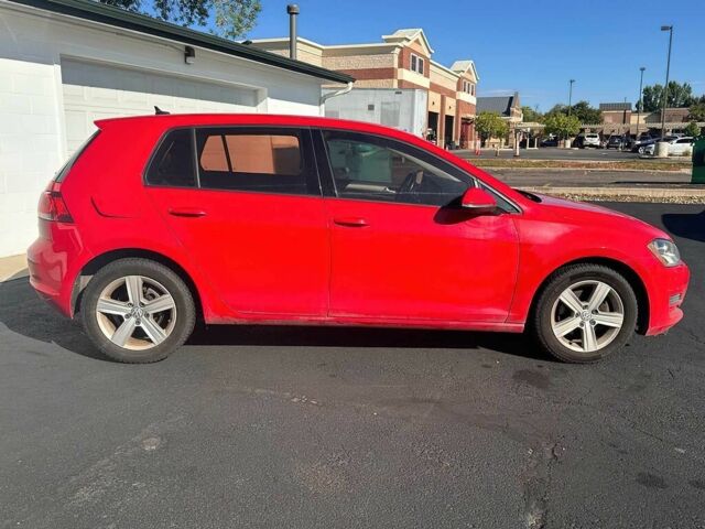 Красный Фольксваген Гольф, объемом двигателя 2 л и пробегом 77 тыс. км за 7200 $, фото 5 на Automoto.ua