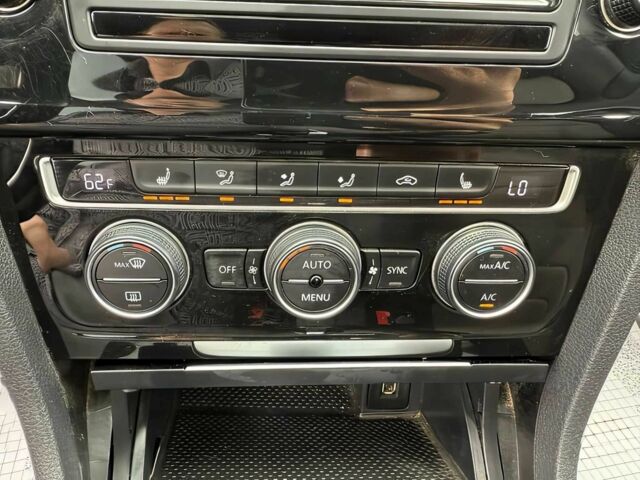 Червоний Фольксваген Гольф, об'ємом двигуна 2 л та пробігом 74 тис. км за 8600 $, фото 8 на Automoto.ua