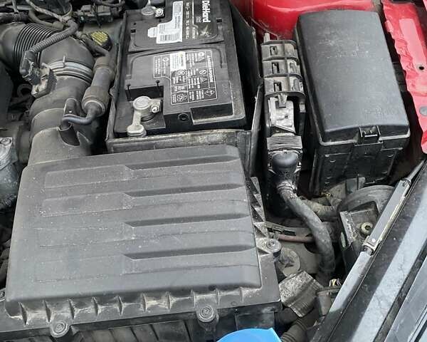 Красный Фольксваген Гольф, объемом двигателя 1.97 л и пробегом 146 тыс. км за 12950 $, фото 16 на Automoto.ua