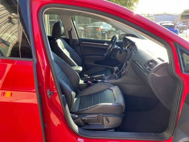 Красный Фольксваген Гольф, объемом двигателя 2 л и пробегом 80 тыс. км за 2300 $, фото 4 на Automoto.ua