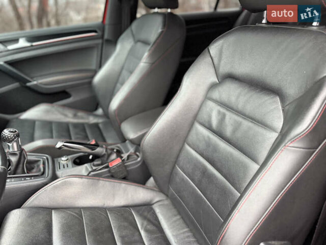 Червоний Фольксваген Гольф, об'ємом двигуна 2 л та пробігом 186 тис. км за 10900 $, фото 16 на Automoto.ua