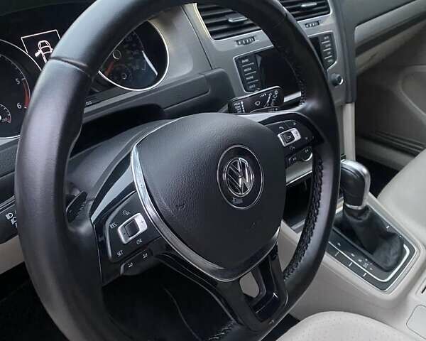 Красный Фольксваген Гольф, объемом двигателя 1.97 л и пробегом 146 тыс. км за 12950 $, фото 9 на Automoto.ua