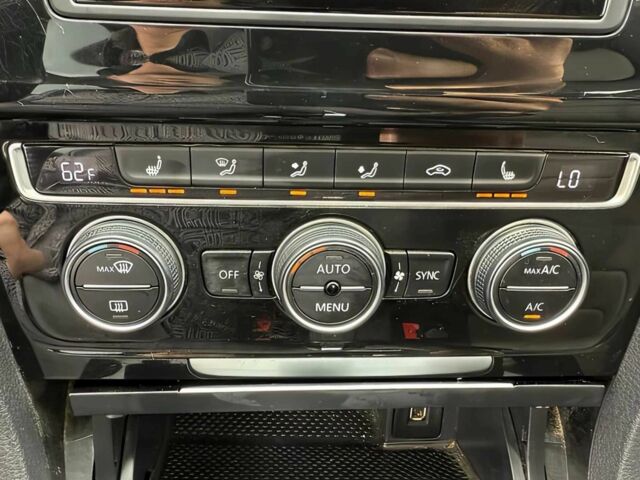 Червоний Фольксваген Гольф, об'ємом двигуна 2 л та пробігом 77 тис. км за 6000 $, фото 9 на Automoto.ua