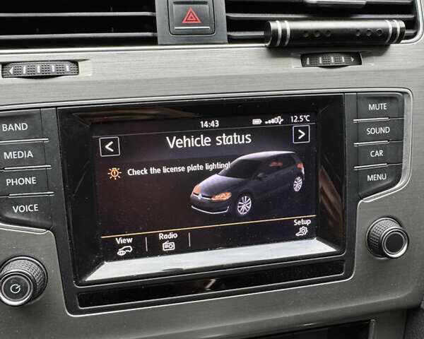 Фольксваген Гольф 2015 в Киеве на Automoto.ua Красный Фольксваген Гольф, объемом двигателя 1.8 л и пробегом 127 тыс. км за 12499 $, фото 9 на Automoto.ua