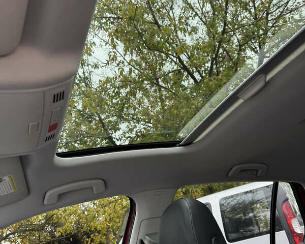 Фольксваген Гольф 2015 в Киеве на Automoto.ua Красный Фольксваген Гольф, объемом двигателя 1.8 л и пробегом 127 тыс. км за 12499 $, фото 6 на Automoto.ua