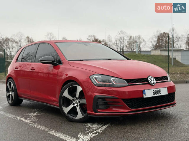 Червоний Фольксваген Гольф, об'ємом двигуна 2 л та пробігом 186 тис. км за 10900 $, фото 1 на Automoto.ua