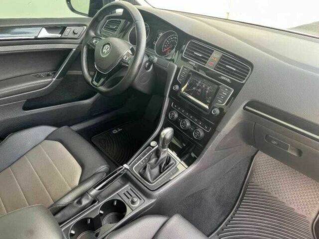 Красный Фольксваген Гольф, объемом двигателя 2 л и пробегом 125 тыс. км за 5500 $, фото 8 на Automoto.ua