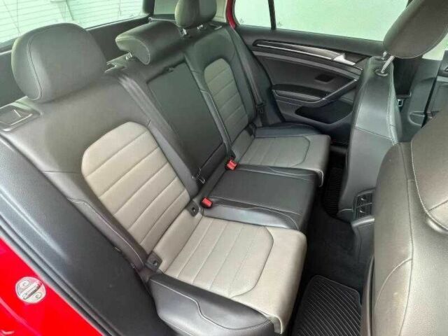 Красный Фольксваген Гольф, объемом двигателя 2 л и пробегом 125 тыс. км за 5500 $, фото 10 на Automoto.ua