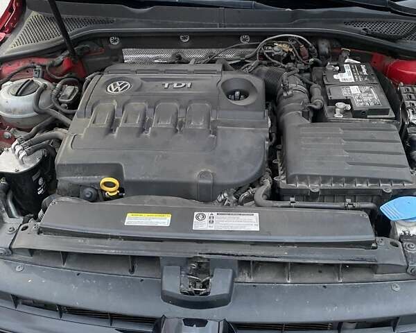 Красный Фольксваген Гольф, объемом двигателя 1.97 л и пробегом 146 тыс. км за 12950 $, фото 14 на Automoto.ua