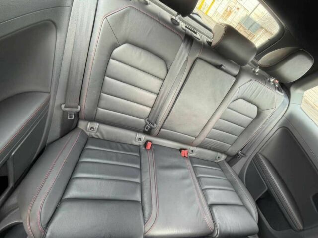 Червоний Фольксваген Гольф, об'ємом двигуна 2 л та пробігом 80 тис. км за 7800 $, фото 10 на Automoto.ua