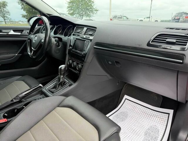 Червоний Фольксваген Гольф, об'ємом двигуна 2 л та пробігом 80 тис. км за 2500 $, фото 6 на Automoto.ua