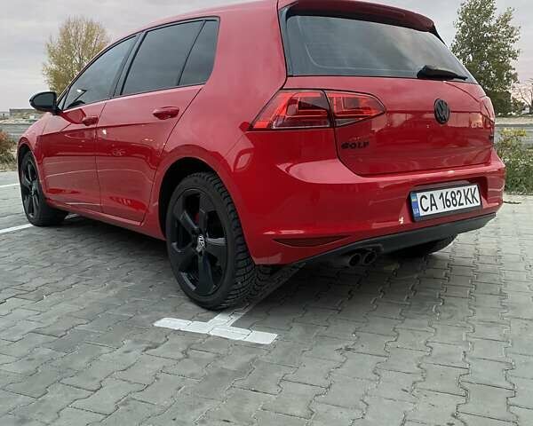 Красный Фольксваген Гольф, объемом двигателя 1.97 л и пробегом 146 тыс. км за 12950 $, фото 4 на Automoto.ua