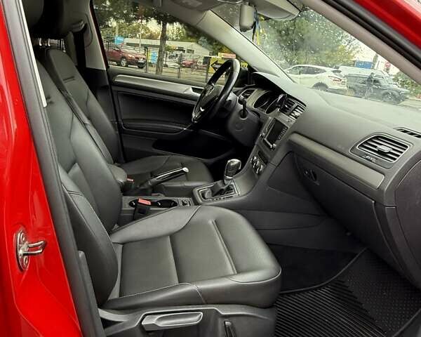 Красный Фольксваген Гольф, объемом двигателя 1.8 л и пробегом 125 тыс. км за 12900 $, фото 7 на Automoto.ua