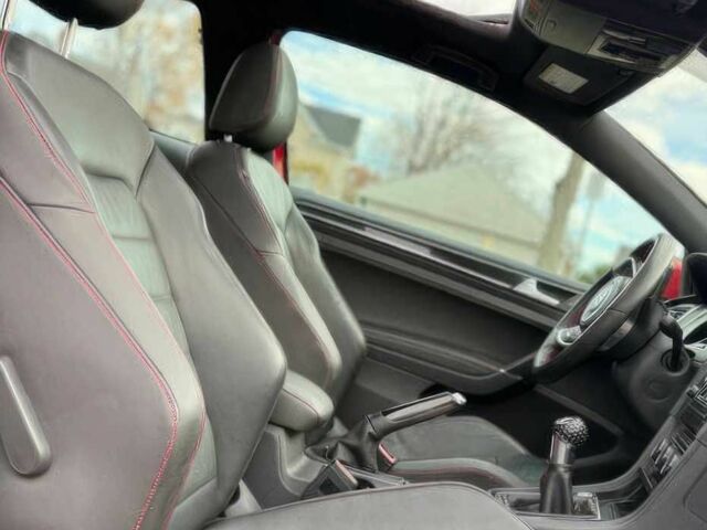 Червоний Фольксваген Гольф, об'ємом двигуна 2 л та пробігом 80 тис. км за 7800 $, фото 8 на Automoto.ua